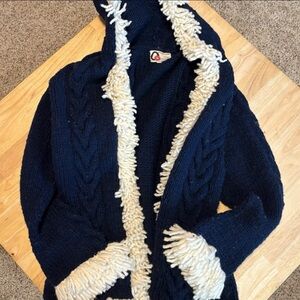 Navy and Cream Hooded Women's Sweater 100% wool nwot